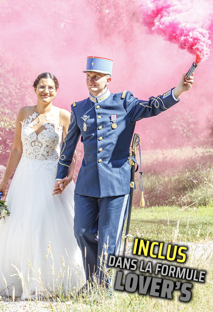 Photographe Mariage à Rennes, Nantes, Vannes et Saint-Malo (Bretagne). Préparatifs, coiffure, maquillage, habillage, mairie, église, groupe, vin d'honneur, l'engagement, séance photo du faire-part officiel, repas, fun et décalé, boite à expression, light-painting, ouverture du bal.