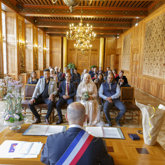 Photographe mariage à Rennes. Stéphane Clément YaPasPhoto. Séance photo de mariage à la mairie, à l'église, photo de groupe et de sous-groupe, photo de l'engagement, des anneaux, du vin d'honneur, photographie du couple officiel, photos du repas, de l'animation jusqu'à l'ouverture du bal. stephaneclementphotograph.com - 06 15 36 58 96 - stephaneclementphotograph@gmail.com